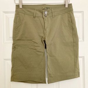 Prana Halle hiking short, Size 2, Color Olive